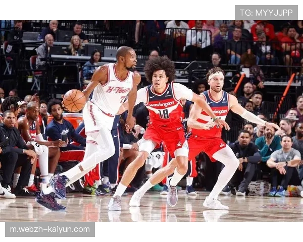 阿门·汤普森进攻参与度成火箭关键 投篮空间与申京存在重叠